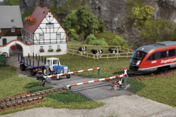 HO beschr.Bahnüberg 