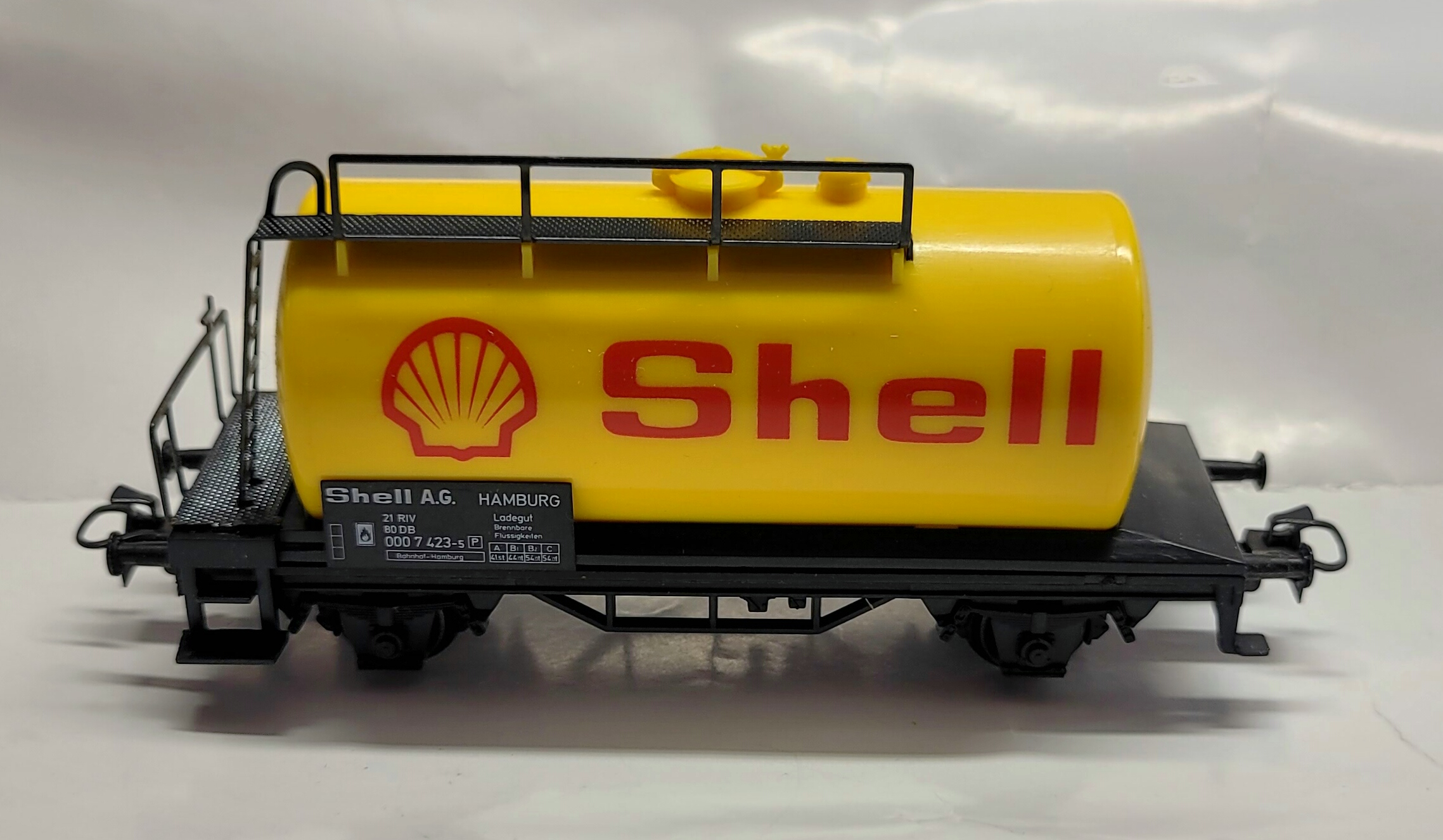 Märklin H0 DB Mineralöl-Kesselwagen "Shell"