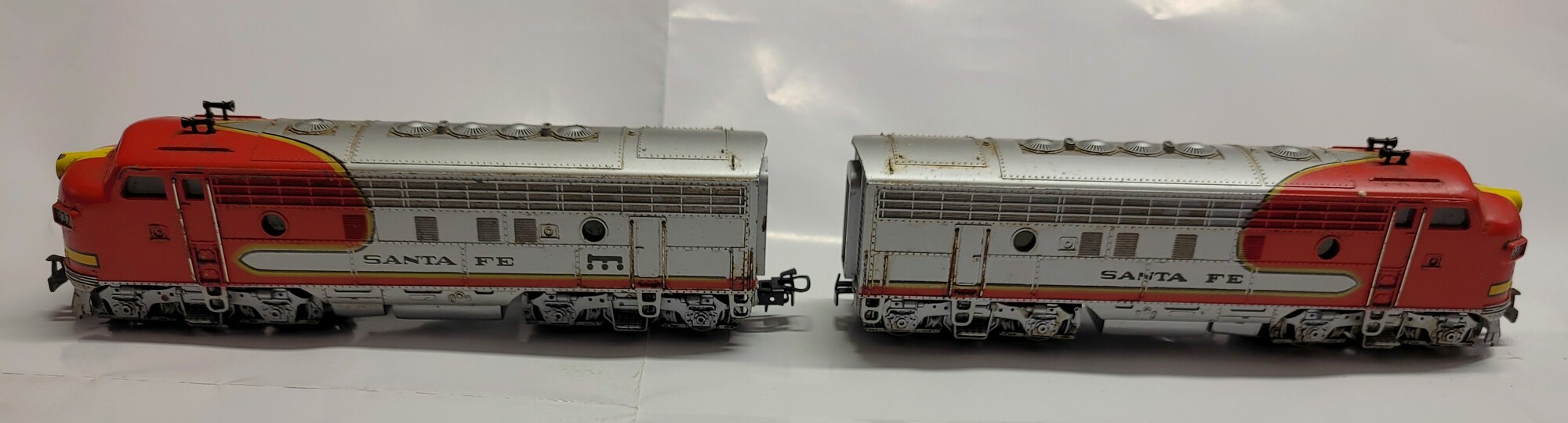 Märklin H0 US Diesellokomotive F7 Santa Fe mit Booster
