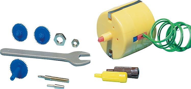 Synchron-Bastelmotor , 12-16 V, Wechselspannung, 60 mA. Wahlweise 15 bzw. 4 U/min. Umschaltbar